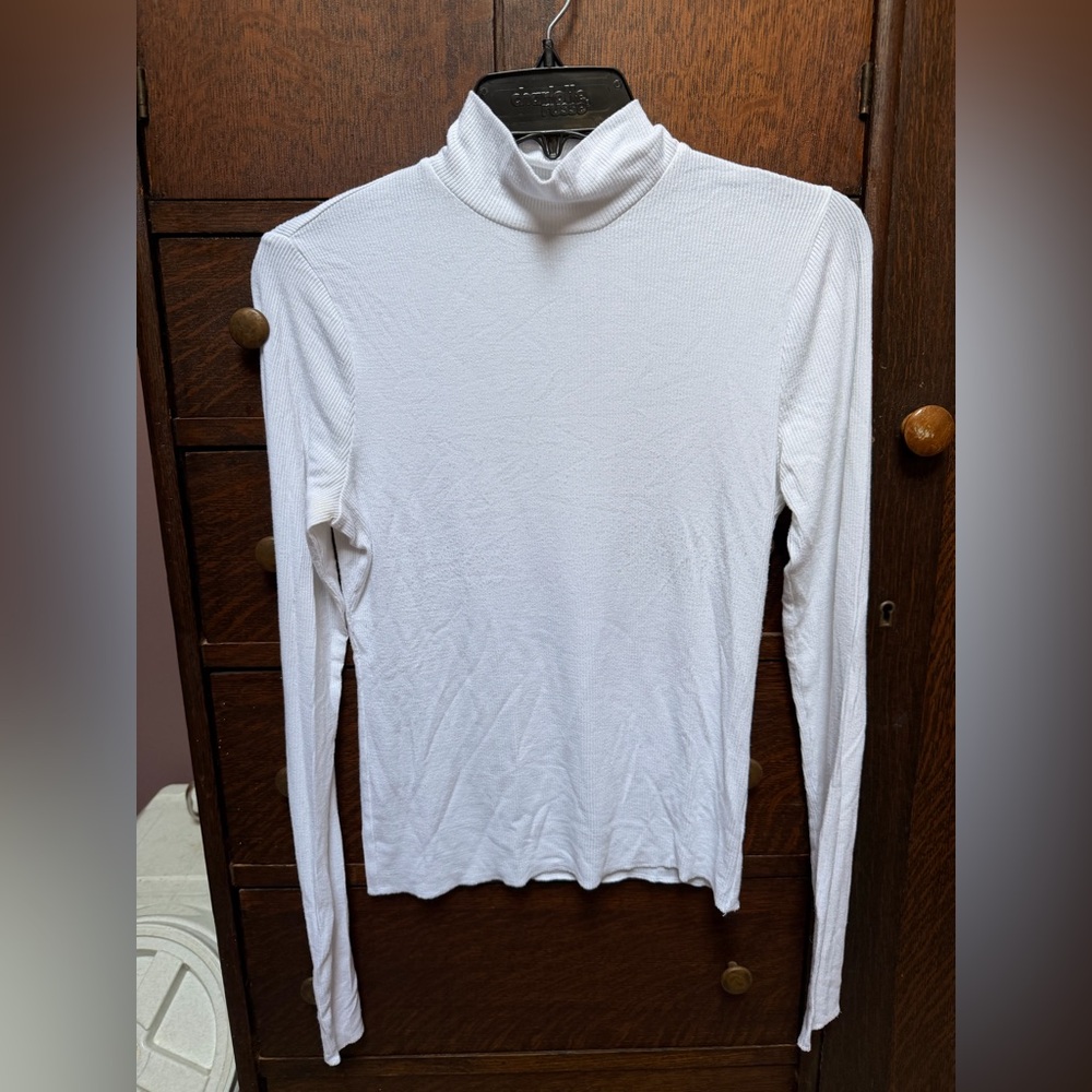 Abercrombie & Fitch White Long Sleeve Turtleneck Top